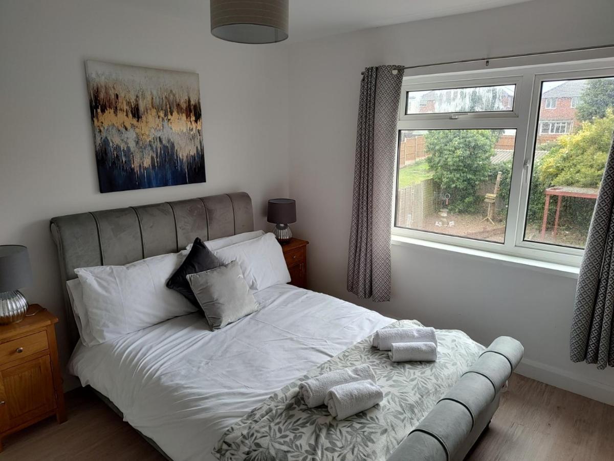 Wavertree Drive 3 Bed Contractor Home In Лестер Экстерьер фото