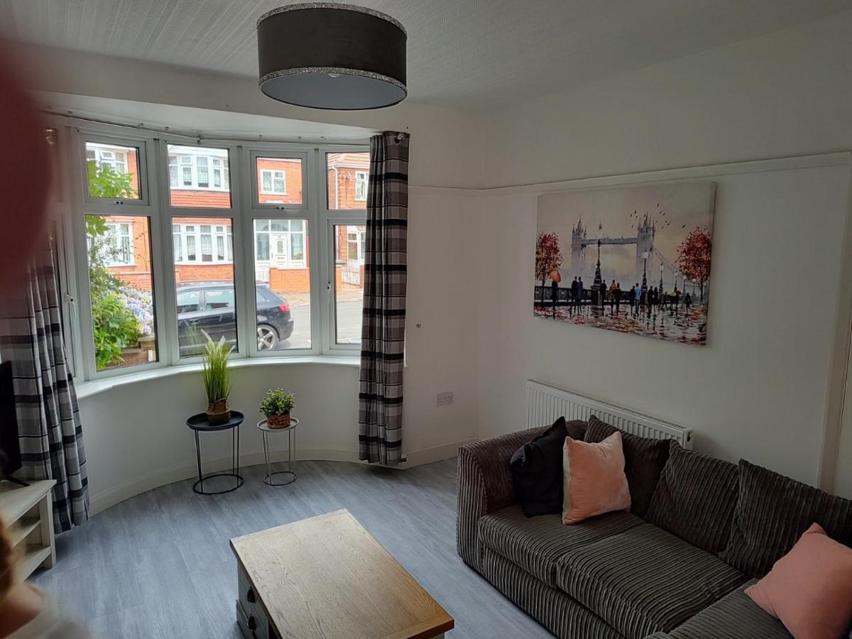 Wavertree Drive 3 Bed Contractor Home In Лестер Экстерьер фото