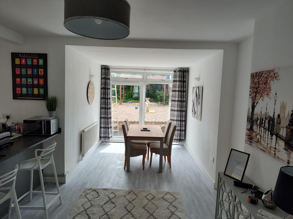Wavertree Drive 3 Bed Contractor Home In Лестер Экстерьер фото