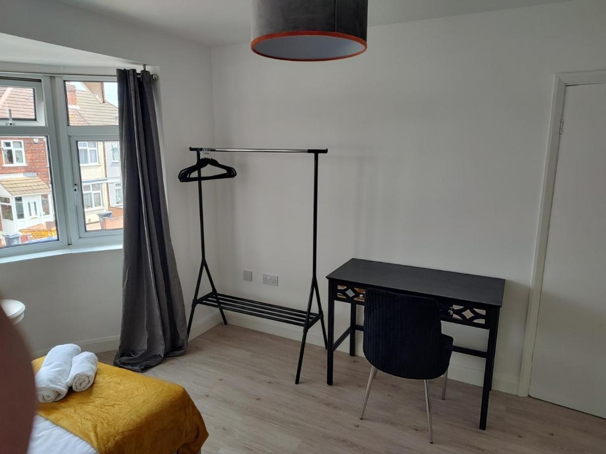 Wavertree Drive 3 Bed Contractor Home In Лестер Экстерьер фото